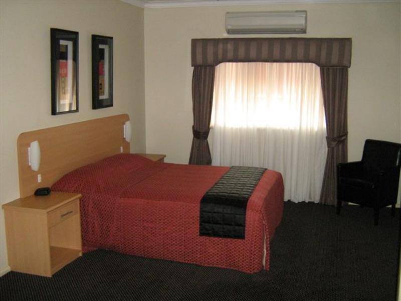 Cattlemans Country Motor Inn & Serviced Apartments Dubbo Exterior photo