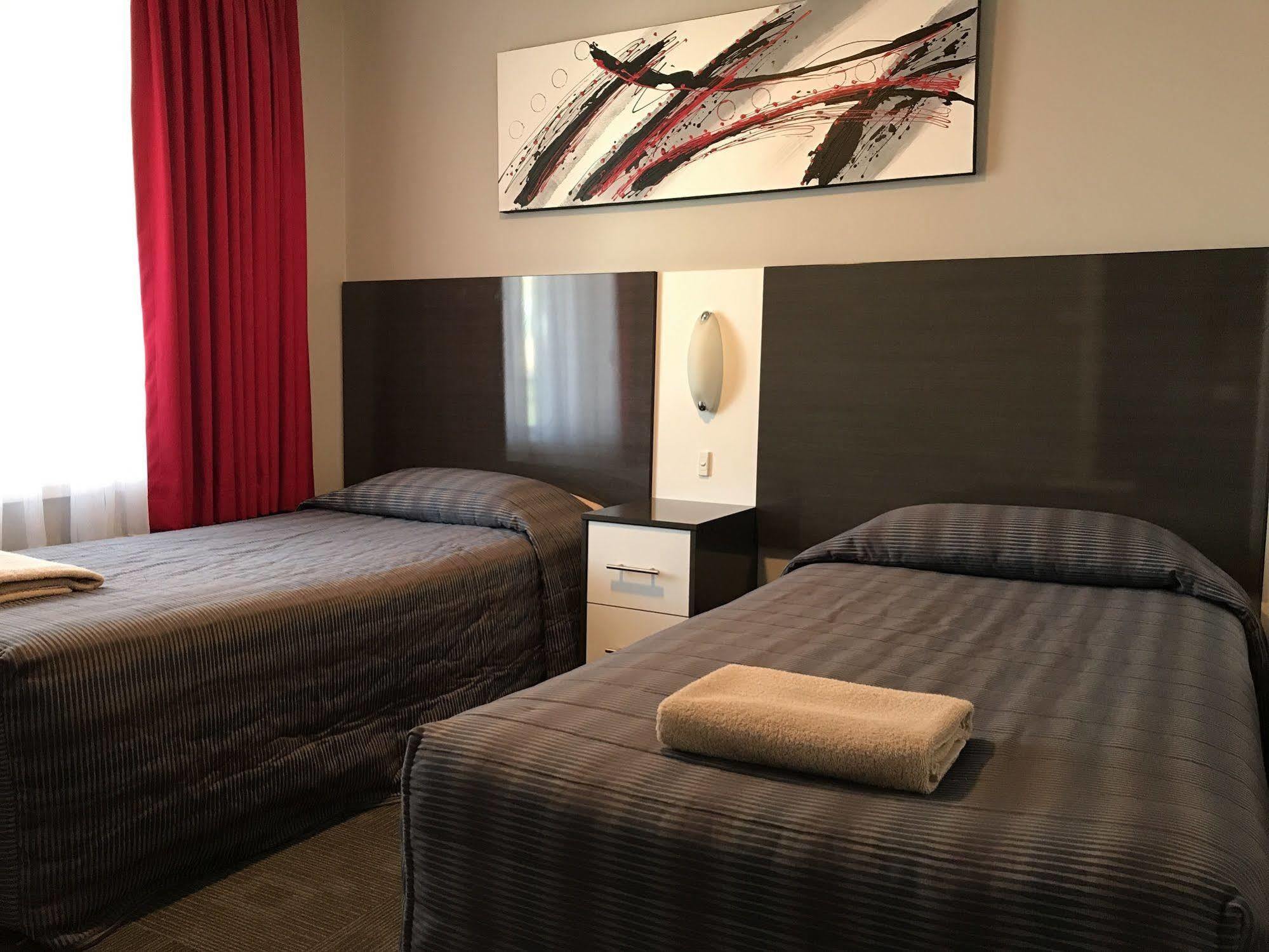 Cattlemans Country Motor Inn & Serviced Apartments Dubbo Exterior photo